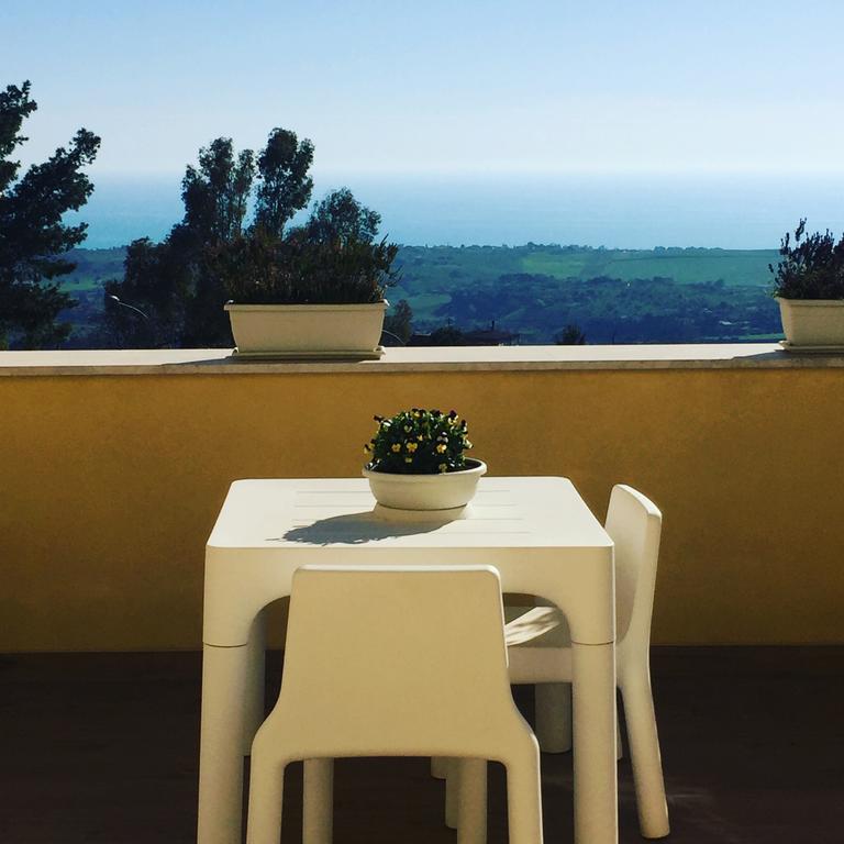Dimora Del Viale Bed & Breakfast อากริเจนโต ภายนอก รูปภาพ